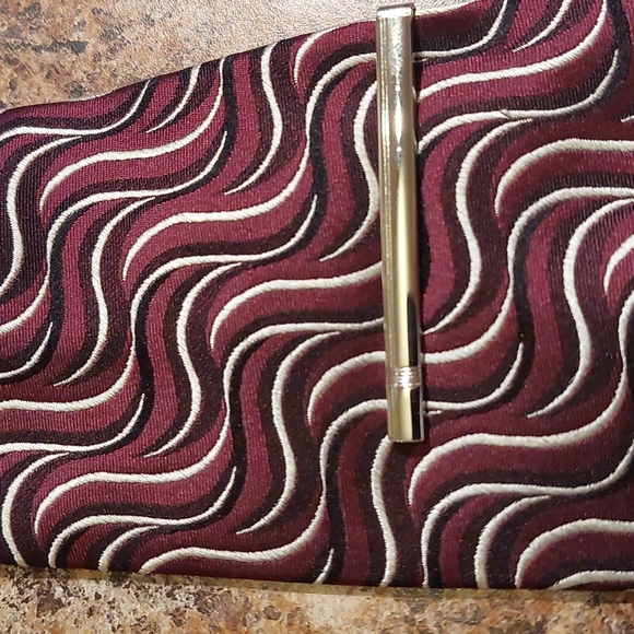 Tie Bar - Picture 1 of 3